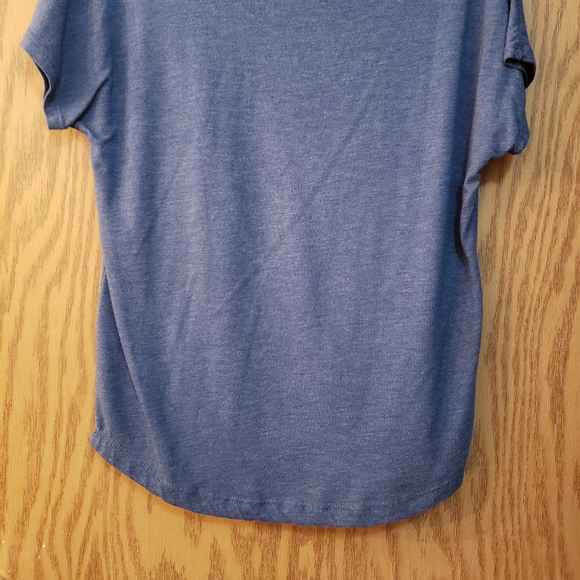 Pretty, dark gray t shirt from Casting Crowns "the very next thing" concert. - Picture 5 of 6